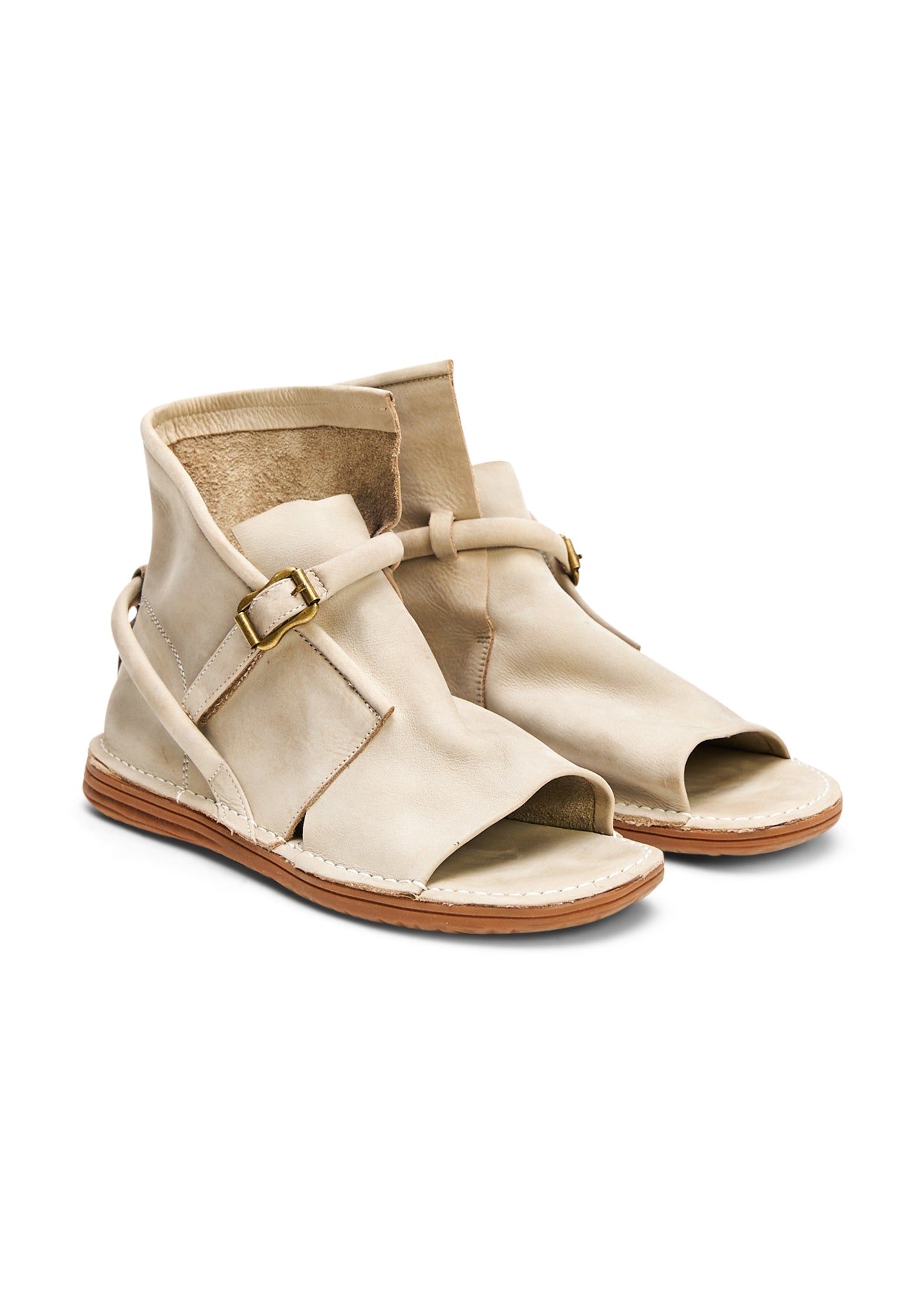 סנדלים מעור סגורות מאחורה ואבזם סטון