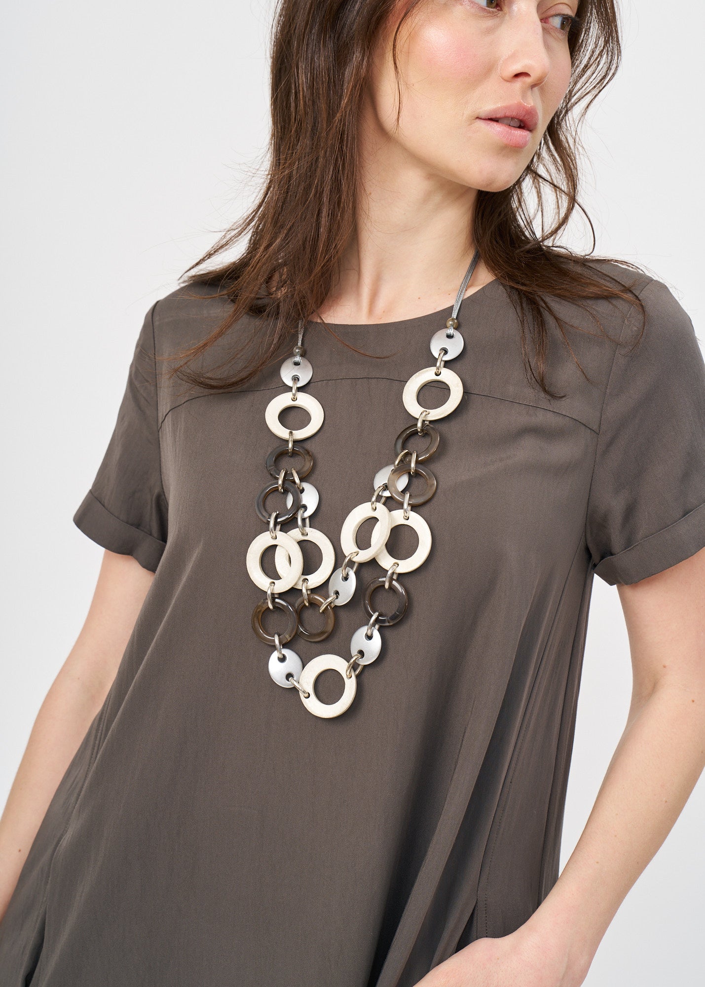 Short sleeve dress in dark gray ribbon combination fabric