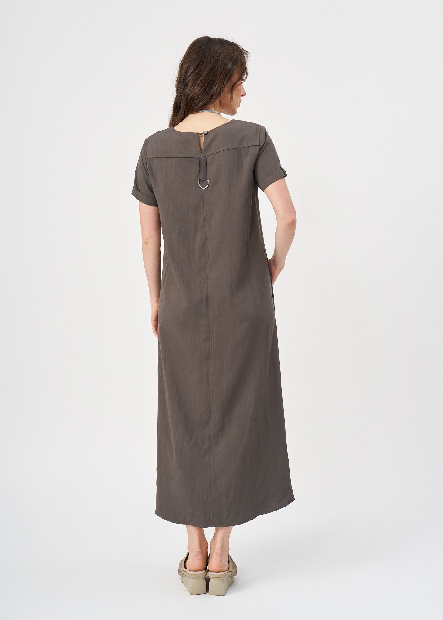 Short sleeve dress in dark gray ribbon combination fabric