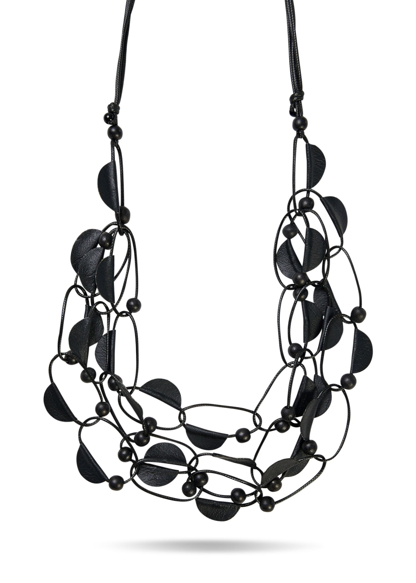 שרשרת לולאות ועליה חצאי עור תפירה שחור