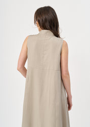 שמלה עם חצי כפתרה וצווארון חום