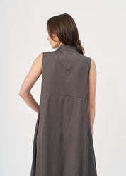שמלה עם חצי כפתרה וצווארון אפור כהה