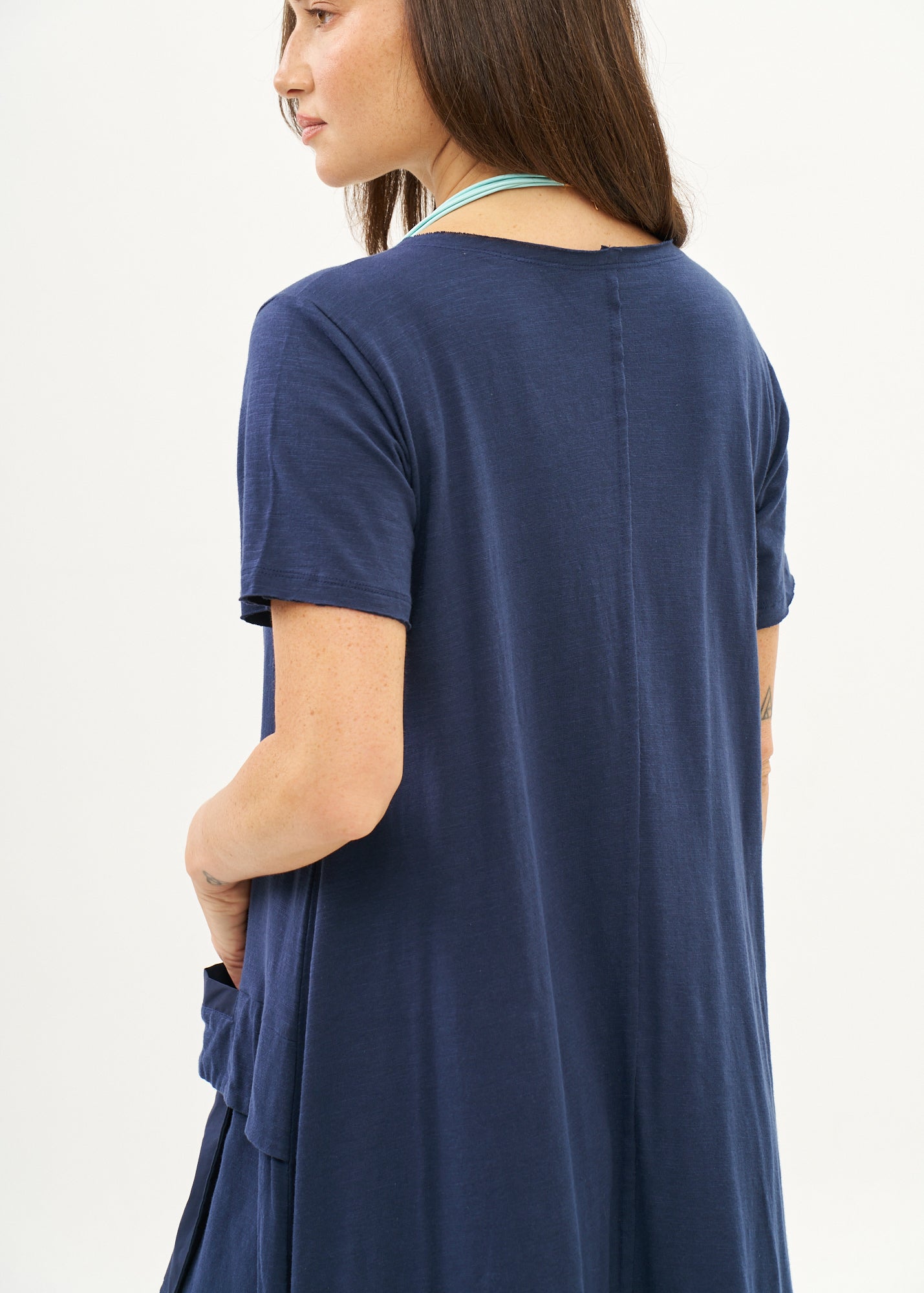 Dark blue short sleeve dress with inverted pocket