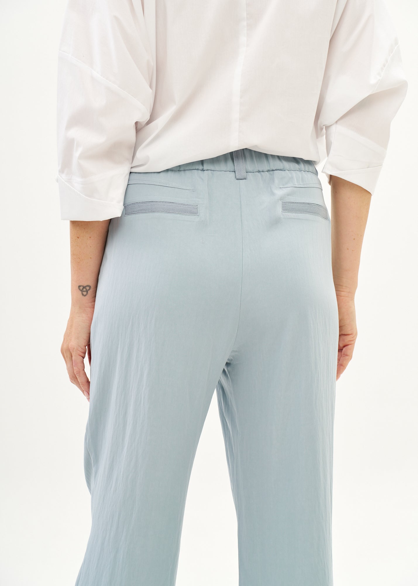 Light blue ribbon belted pants