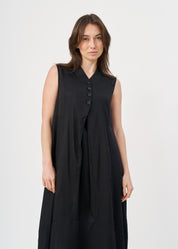 שמלה עם חצי כפתרה וצווארון שחור