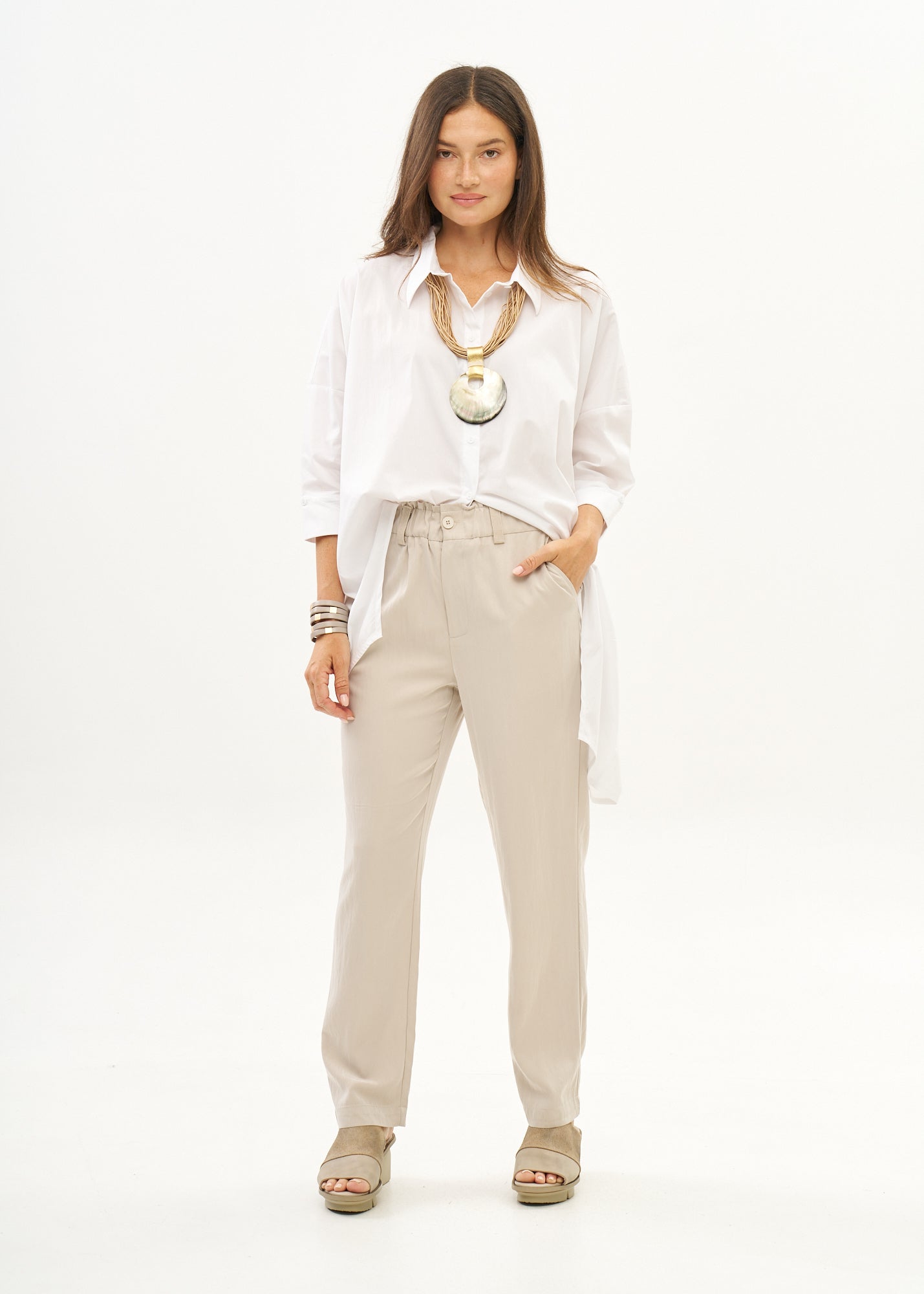 Belted drawstring pants with stone ribbon combination