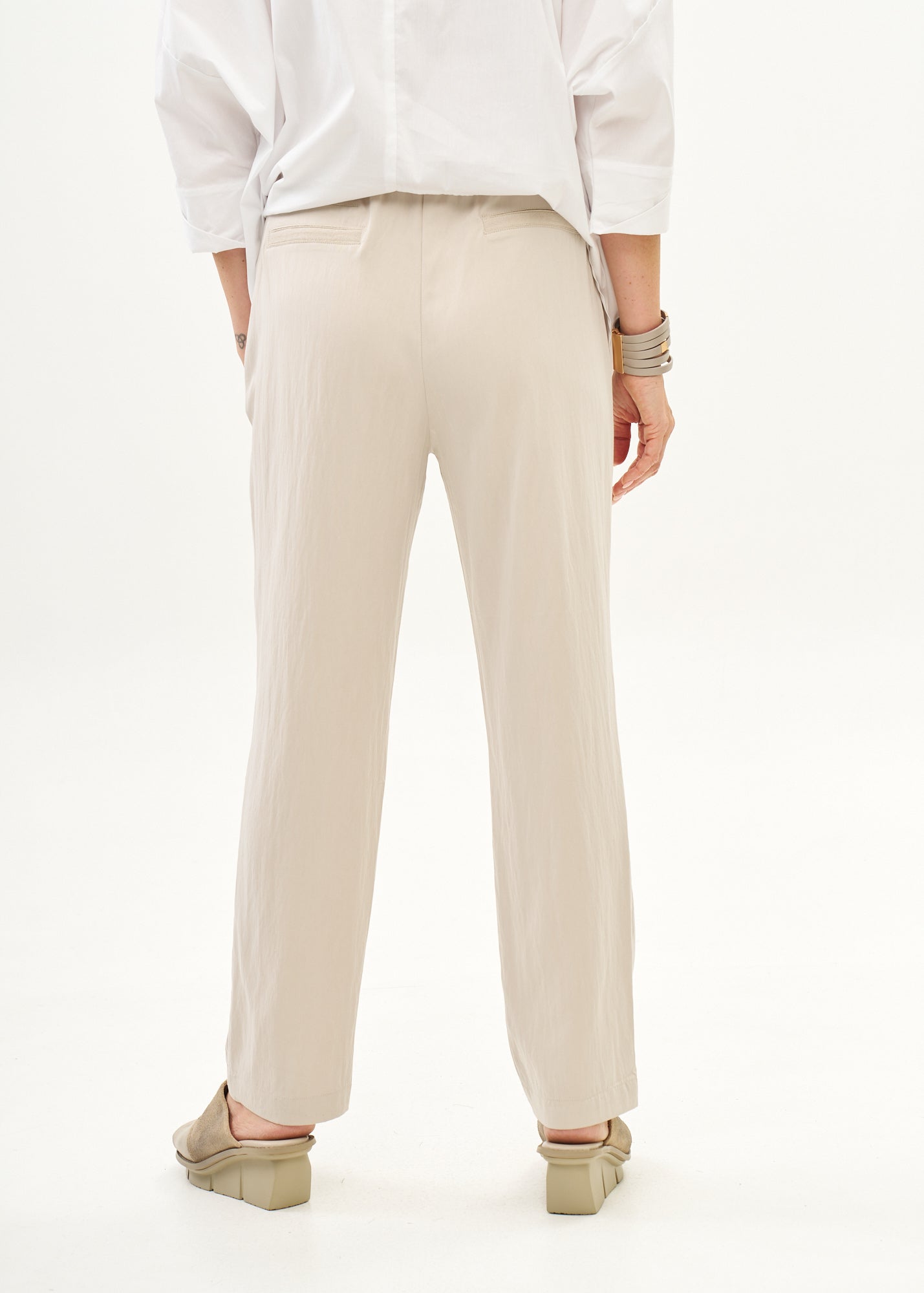 Belted drawstring pants with stone ribbon combination
