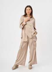 חולצה מכופתרת סאטן שרוולים פתוחים חום