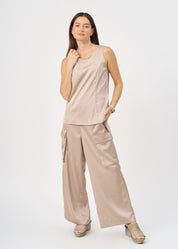 גופייה עם כיס סאטן חום