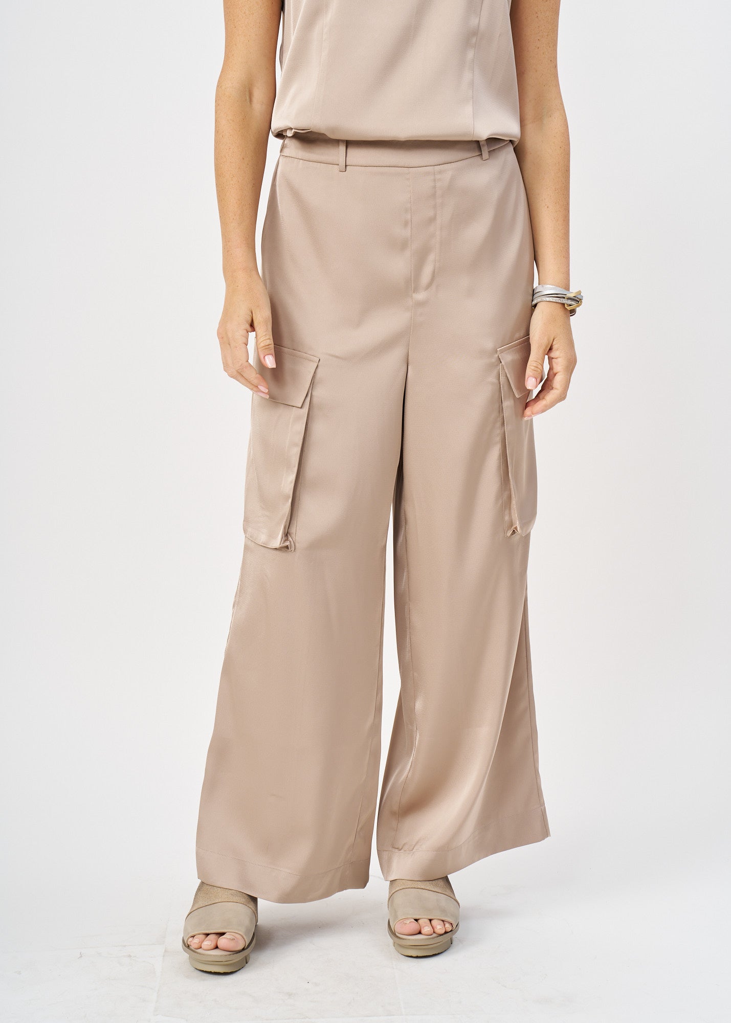 Brown satin pants with pockets