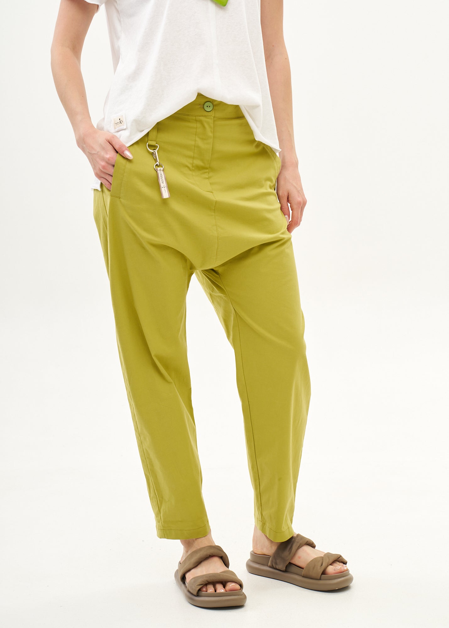 מכנסיים שקי עם סרט מייה ירוק