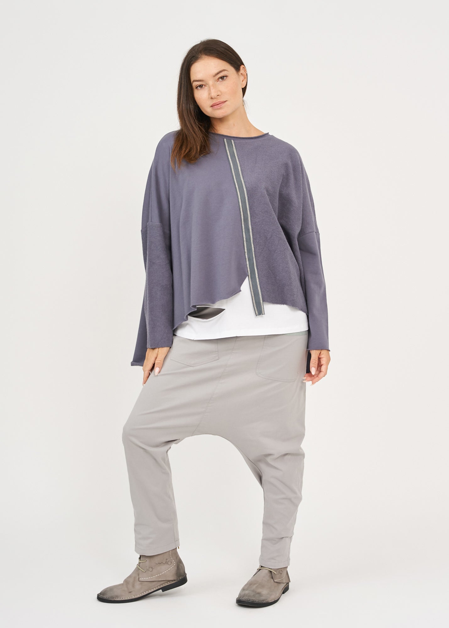 סווטשירט אוברסייז שילוב סרט אפור כהה