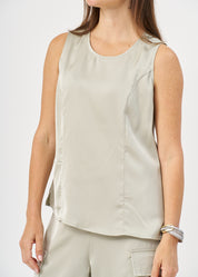 גופייה עם כיס סאטן ירוק