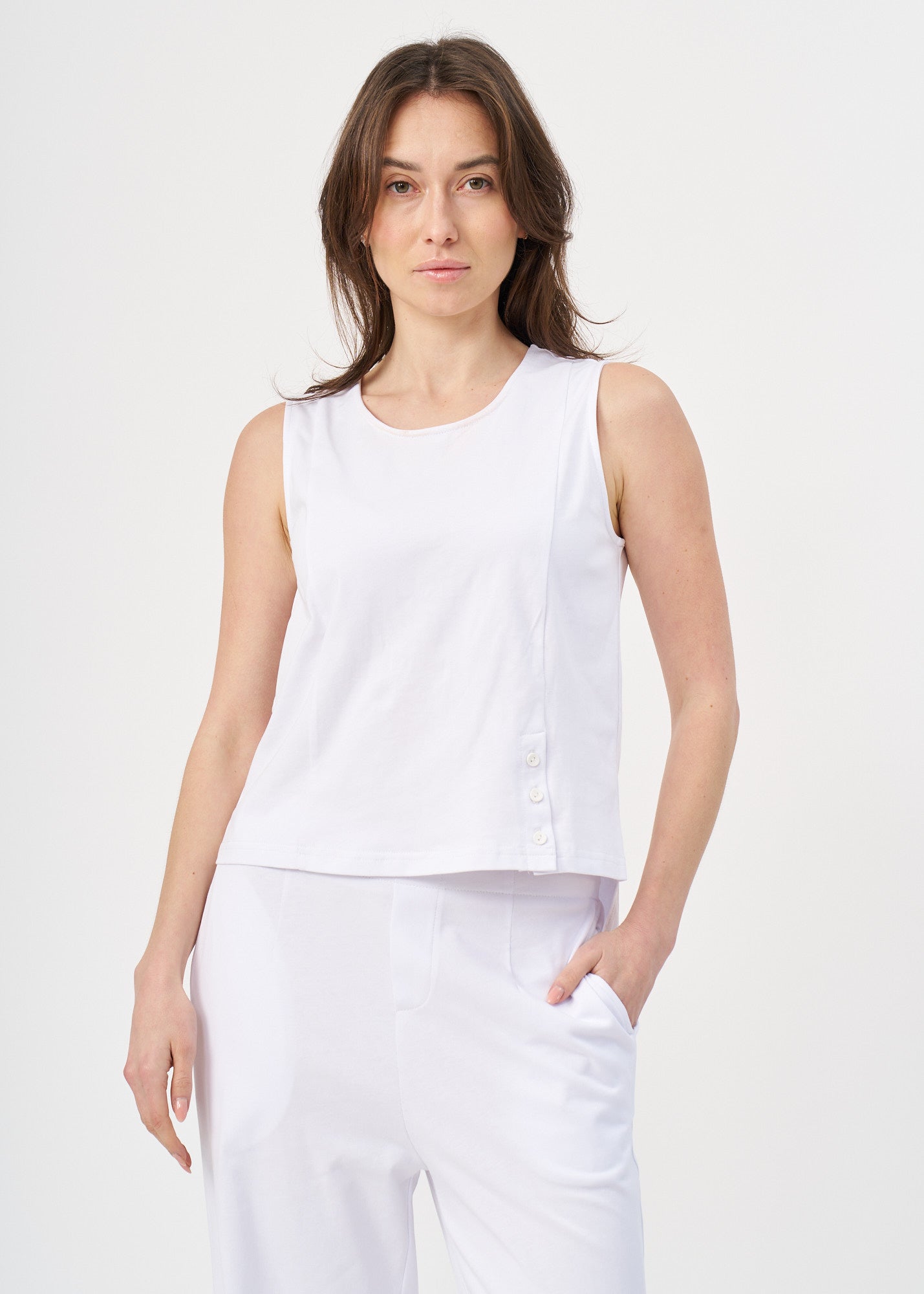 White jersey tank top with slit at the hem