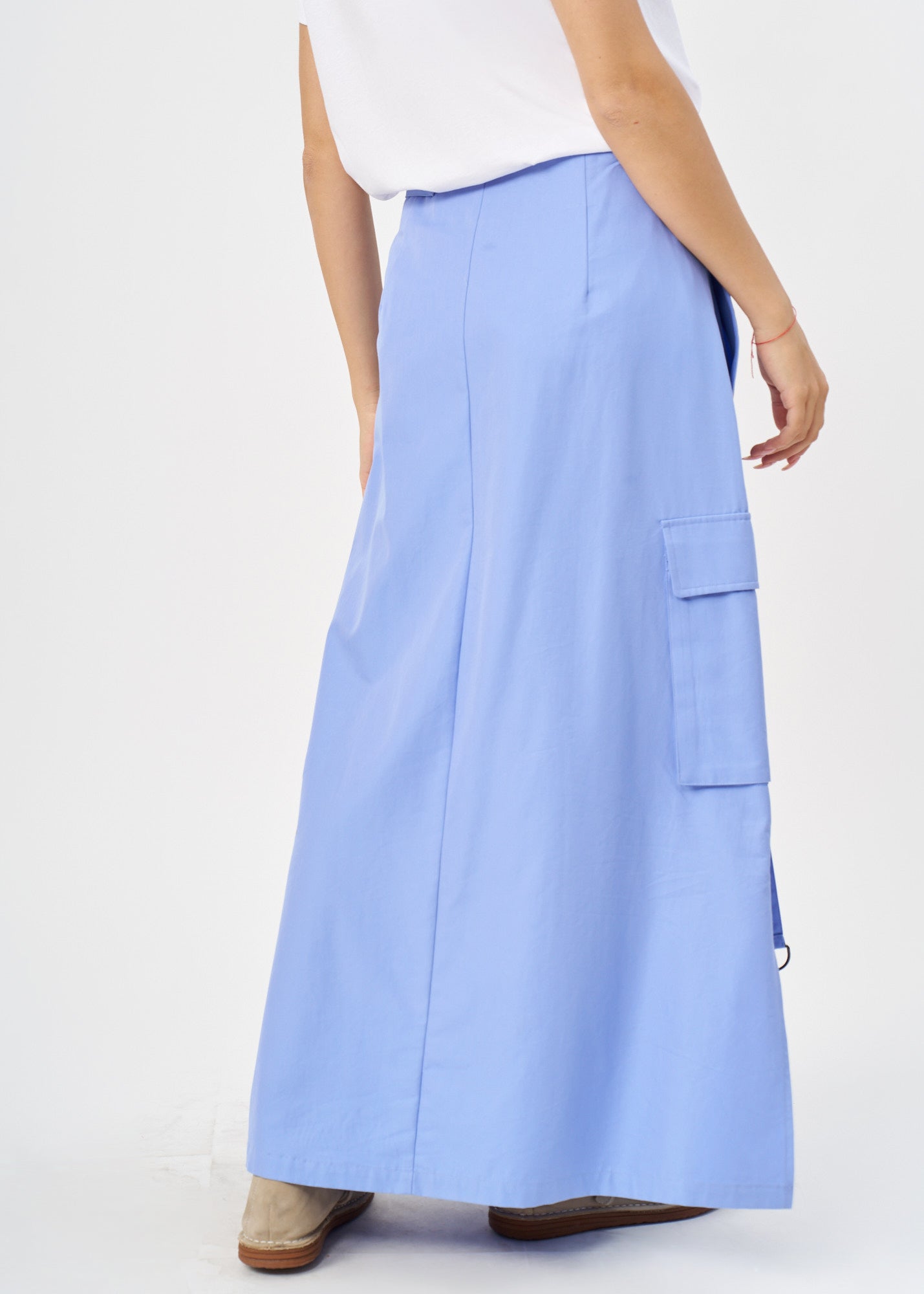 Kangaroo skirt with blue cargo pockets