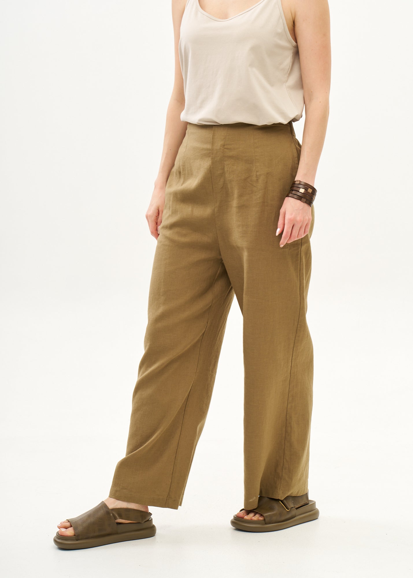 Classic brown linen pants