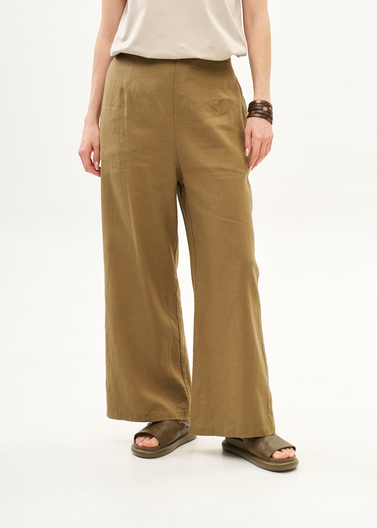 Classic brown linen pants