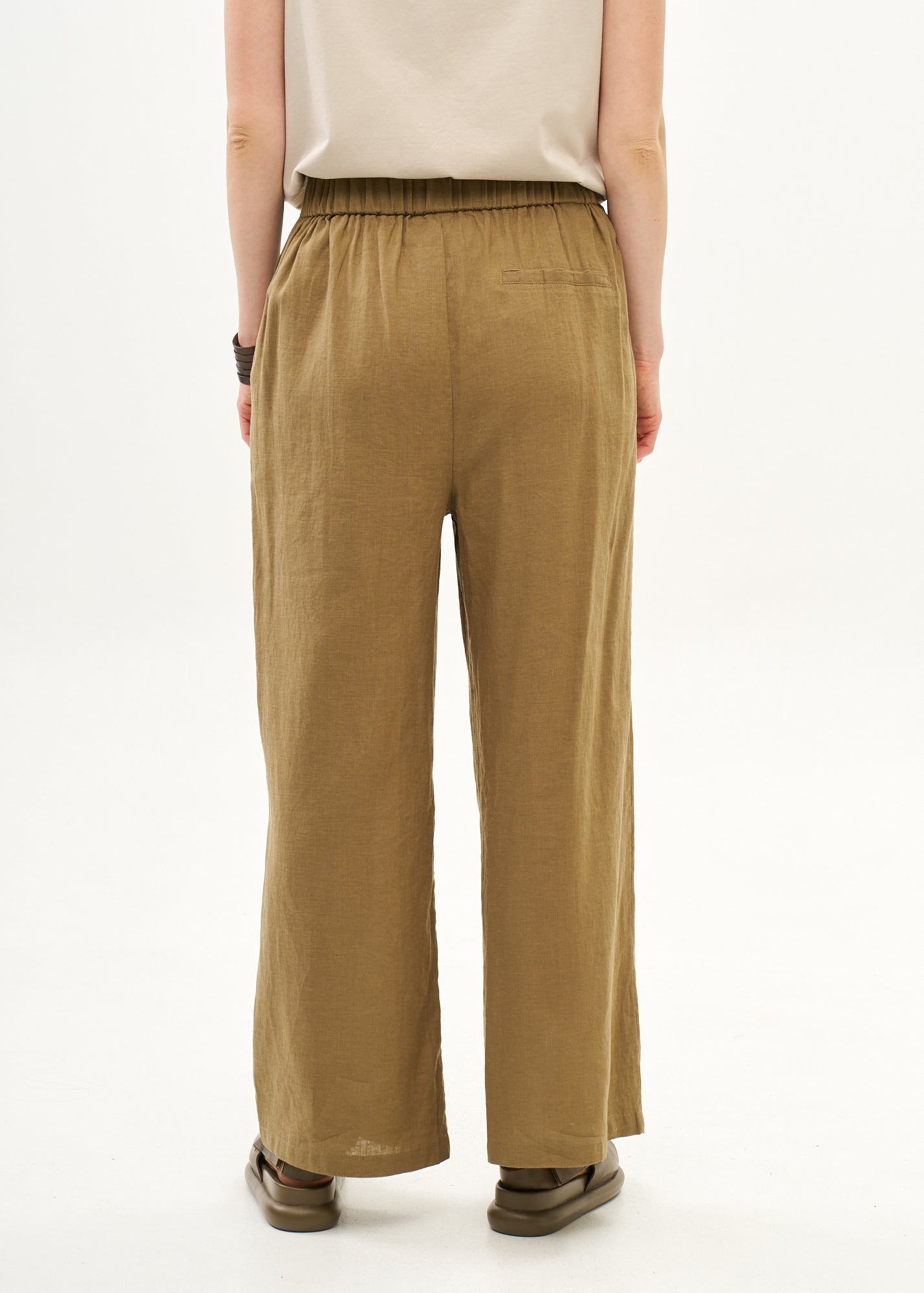 Classic brown linen pants