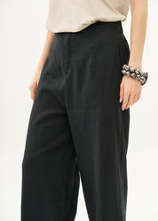 Classic linen pants black