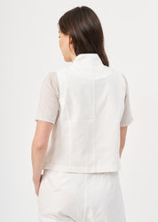 Folded pocket vest with white button