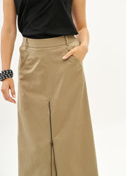 חצאית עם רוכסנים שילוב סרט חום