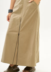 חצאית עם רוכסנים שילוב סרט חום