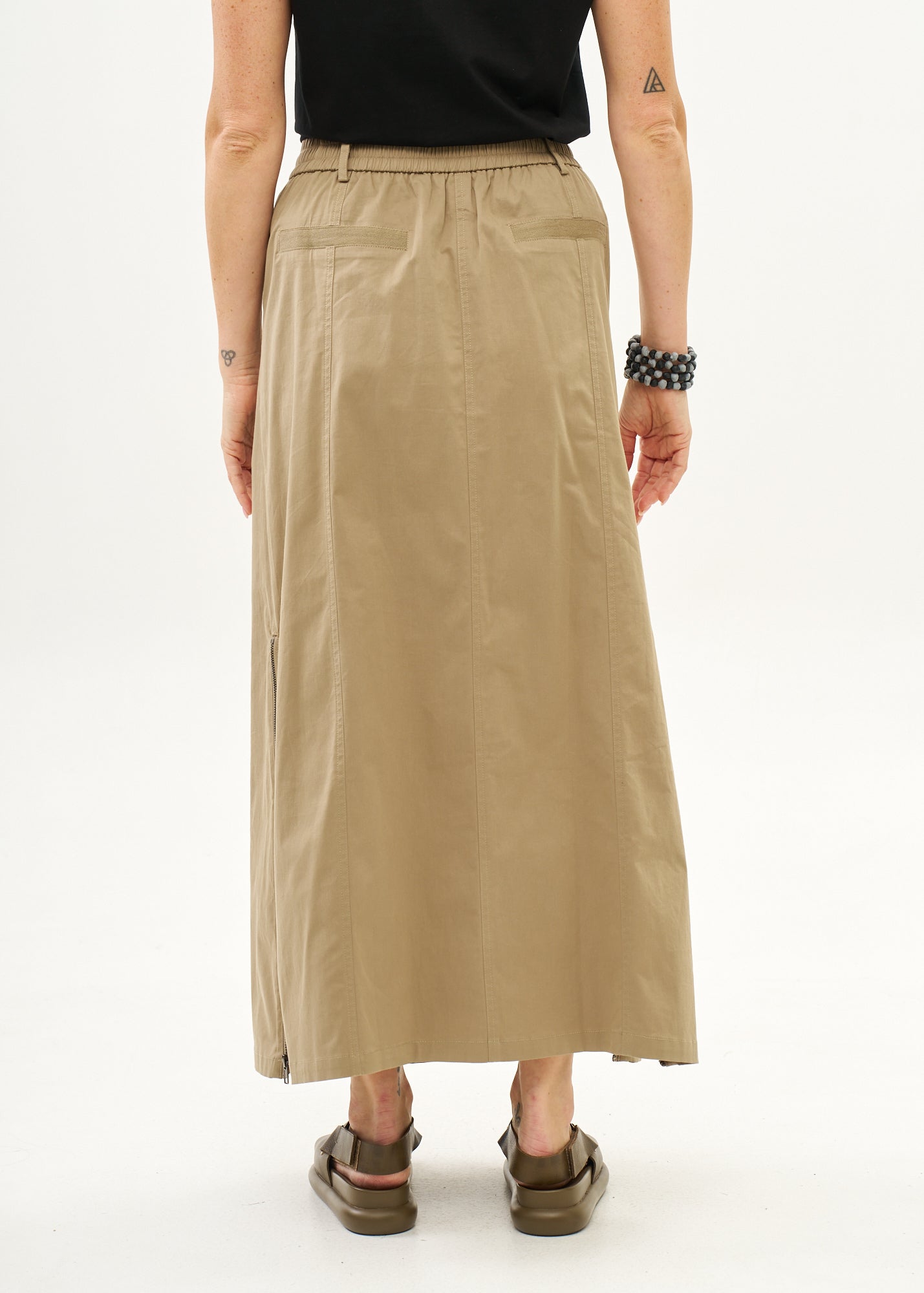 חצאית עם רוכסנים שילוב סרט חום