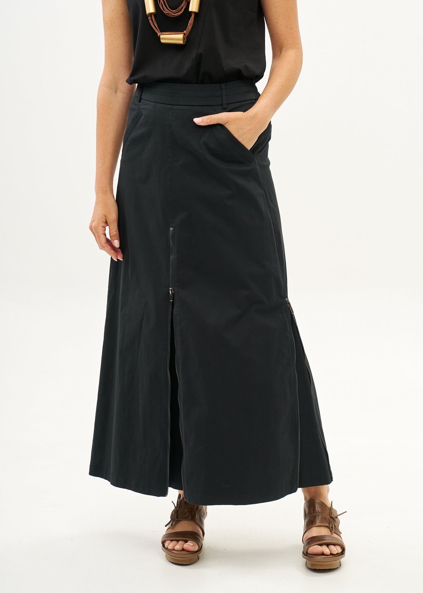 חצאית עם רוכסנים שילוב סרט שחור