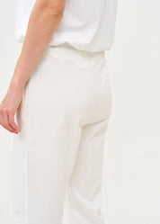 מכנסיים תפר באמצע ופאץ' לבן