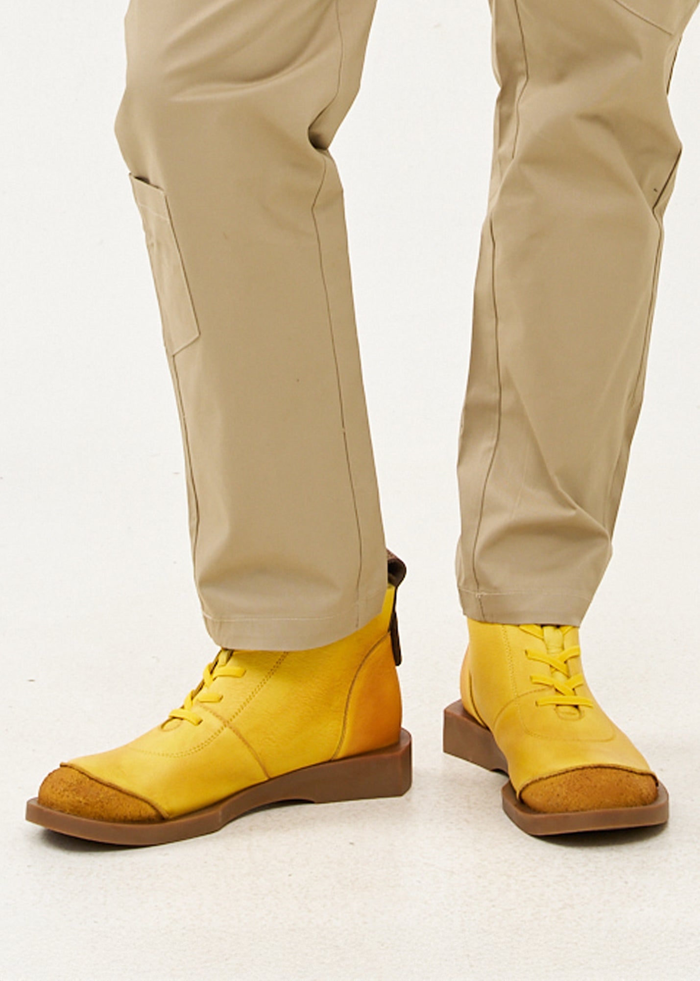 נעליים גבוהות שילוב עור הפוך חרדל