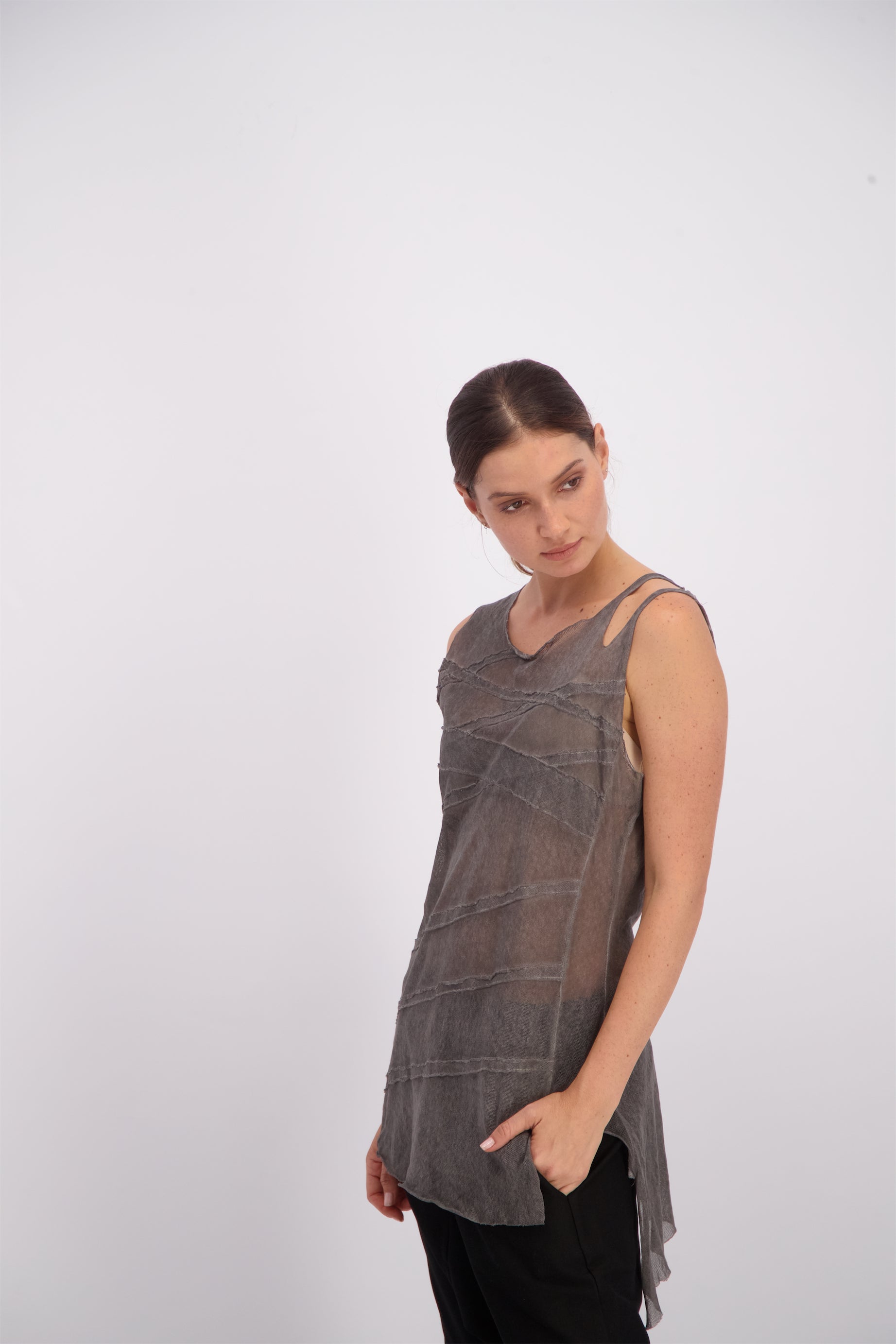 Tank top with X-stitches, fine mesh, gray wash