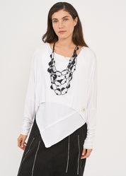 שרשרת לולאות ועליה חצאי עור תפירה שחור