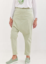 מכנסיים שקי עם סרט ירוק בהיר