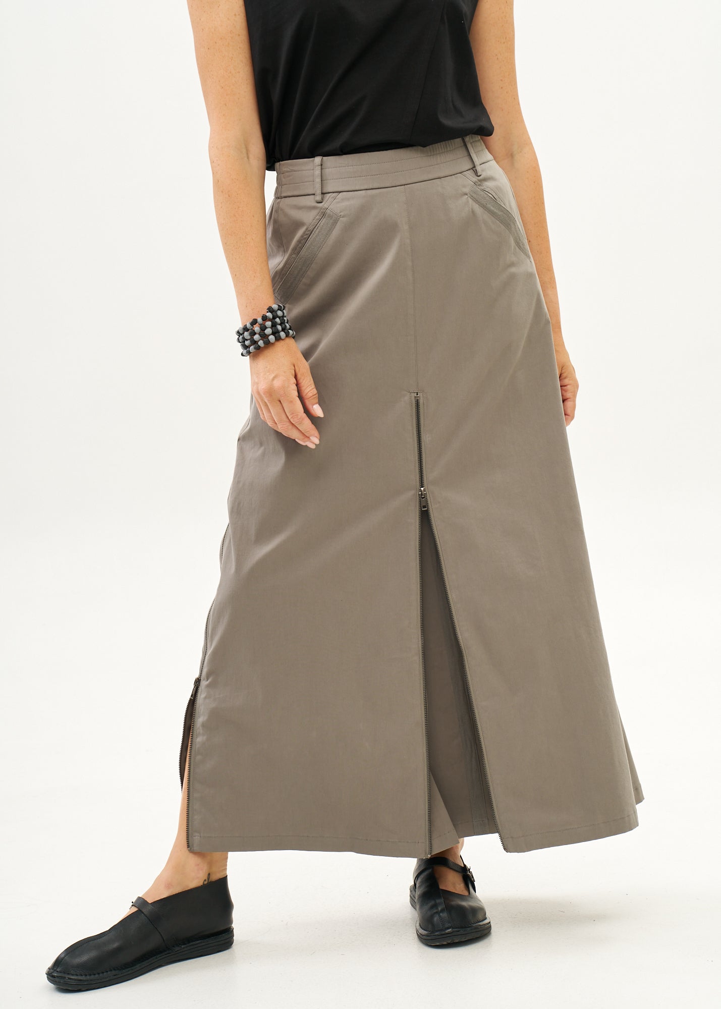 חצאית עם רוכסנים שילוב סרט אפור