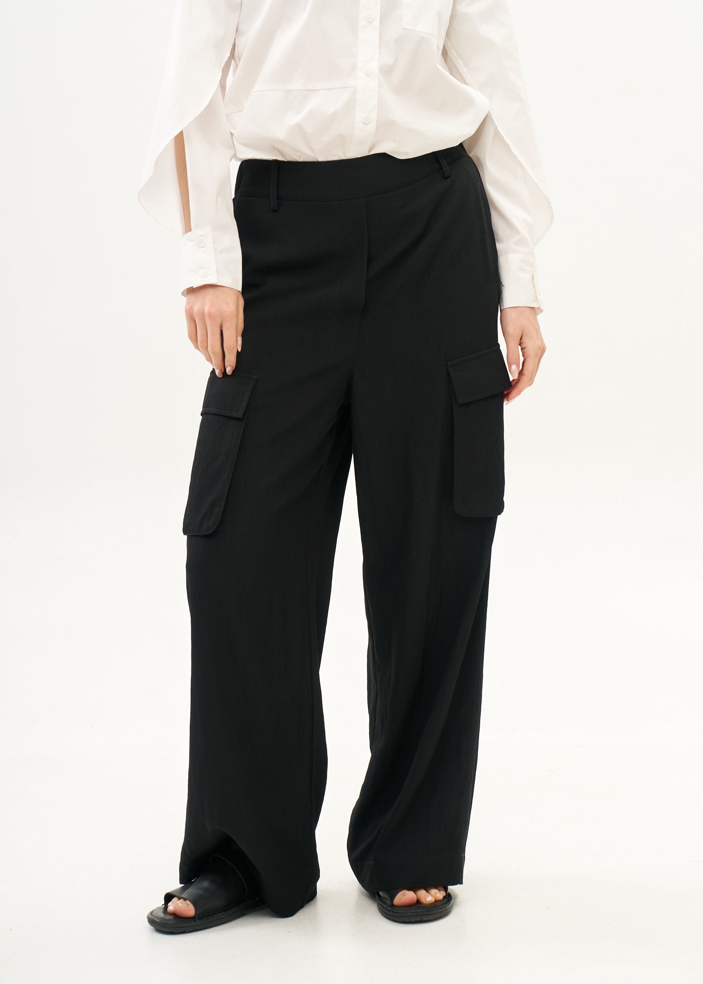 Wide leg pants with pockets, black