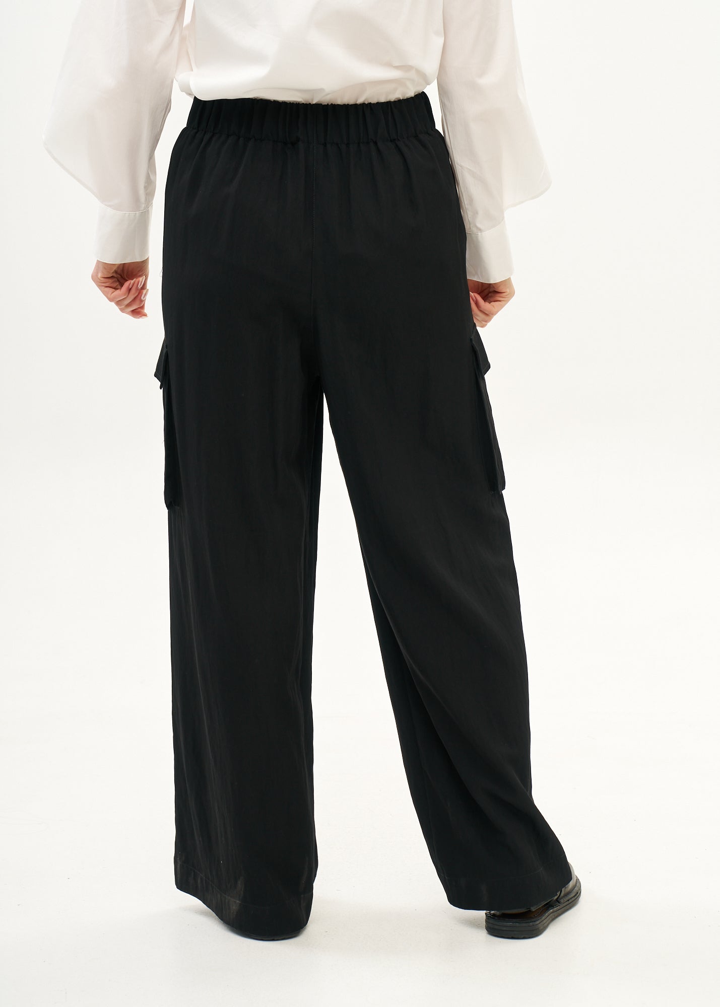 Wide leg pants with pockets, black