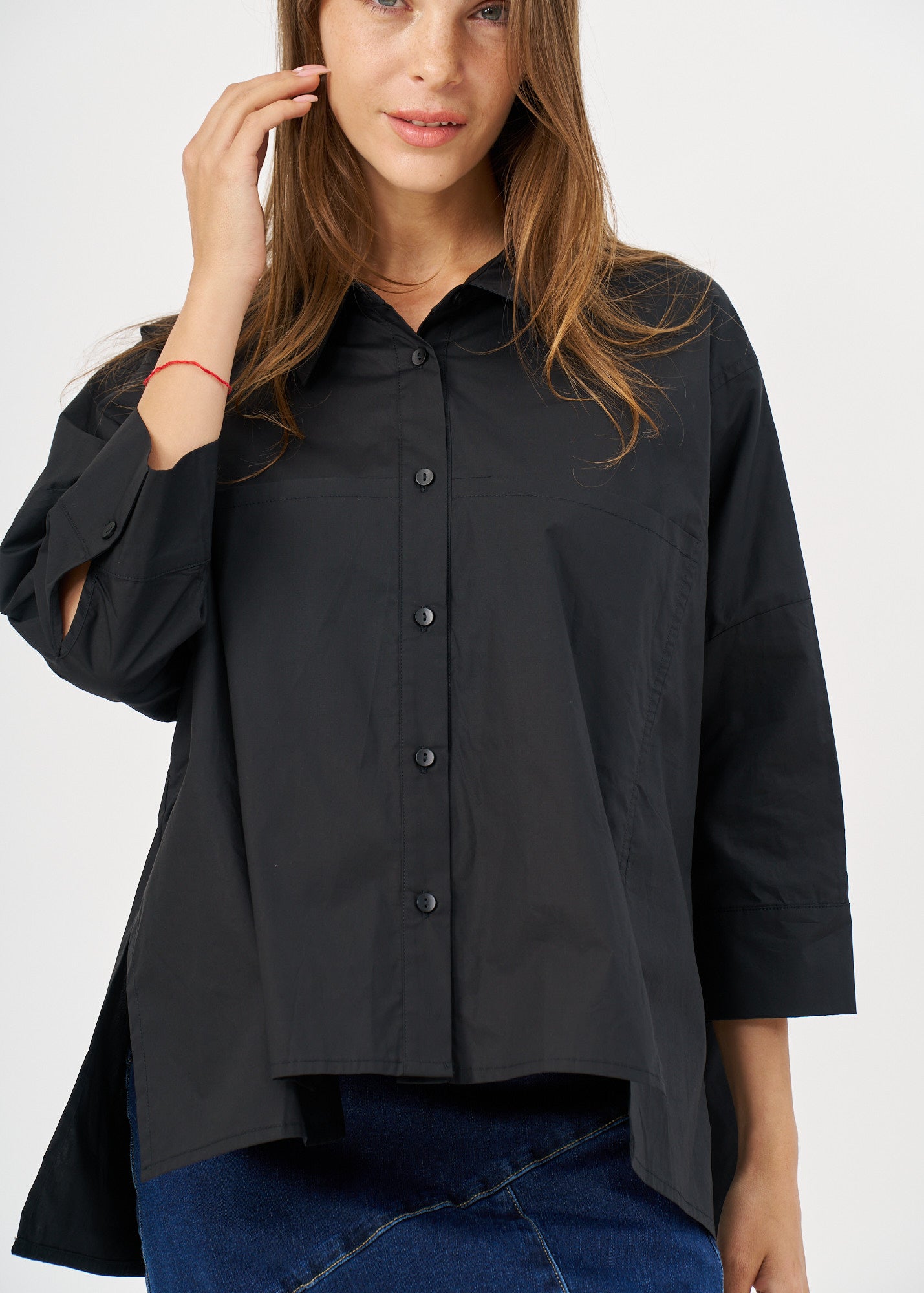 Button-down shirt with straight pockets, black