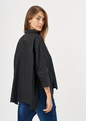 Button-down shirt with straight pockets, black