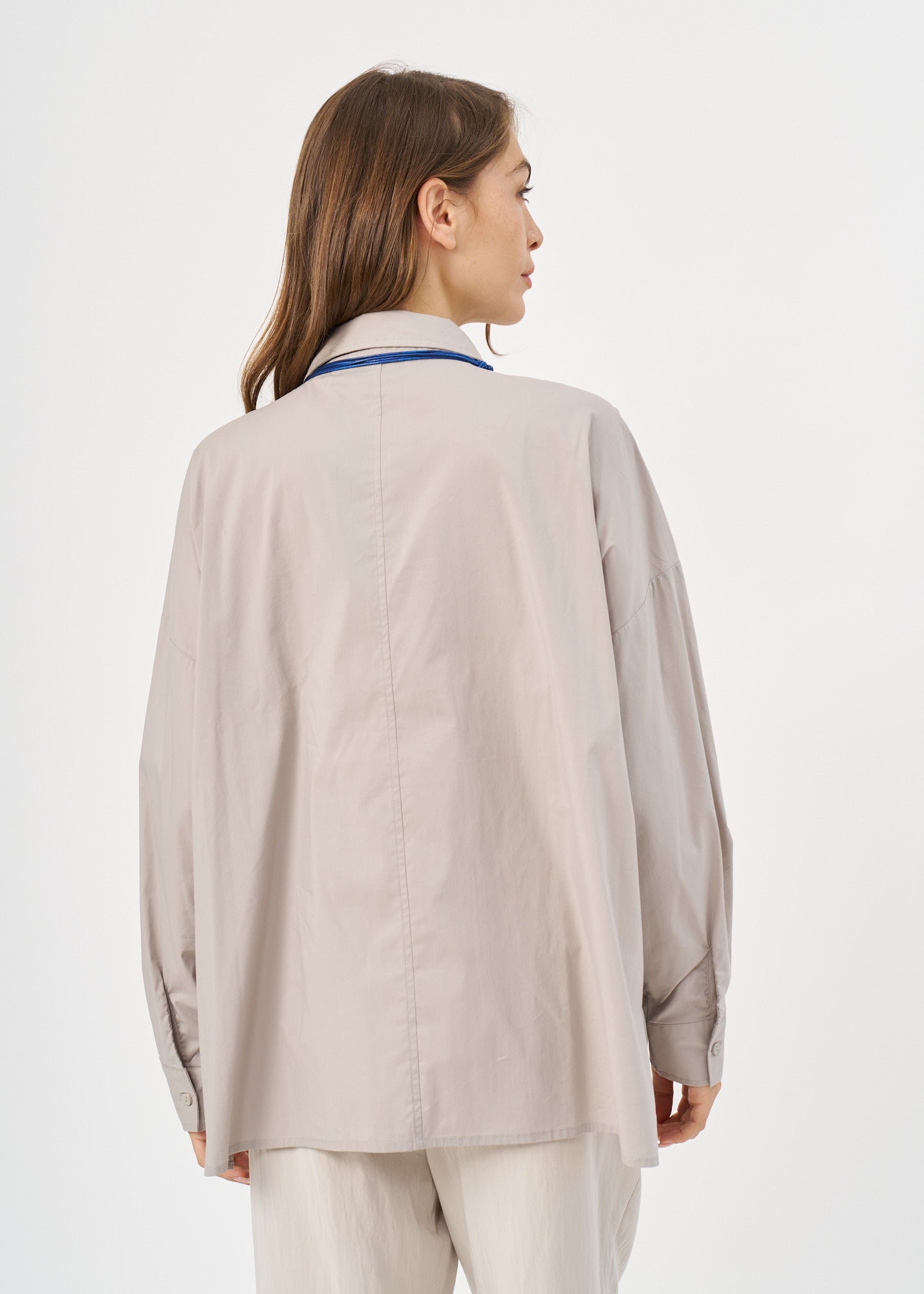 Buttoned long sleeve inverted pocket gray