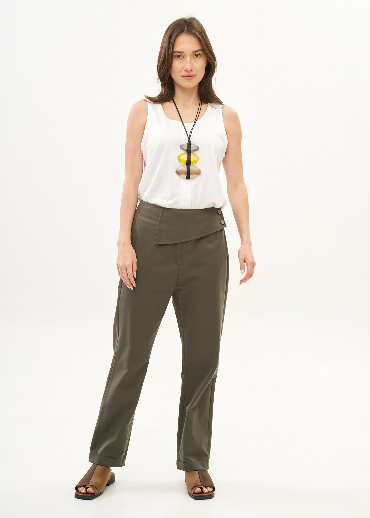 Dark green wide half-belt pants