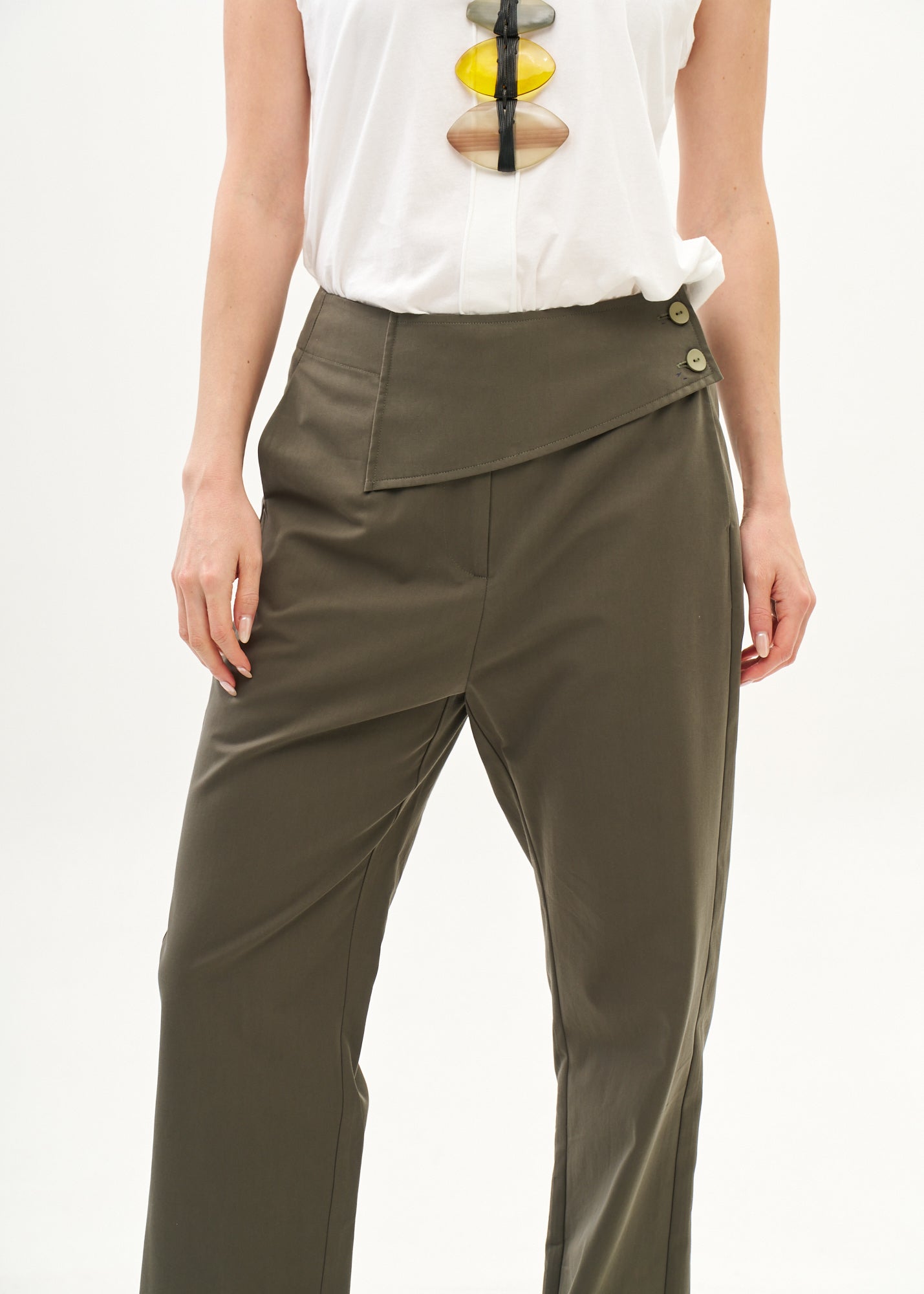 Dark green wide half-belt pants