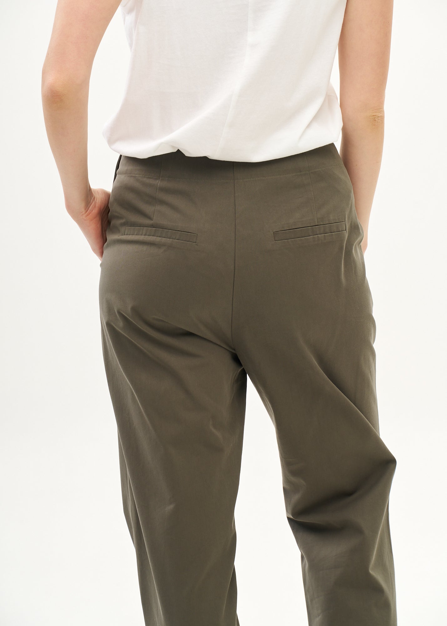 Dark green wide half-belt pants
