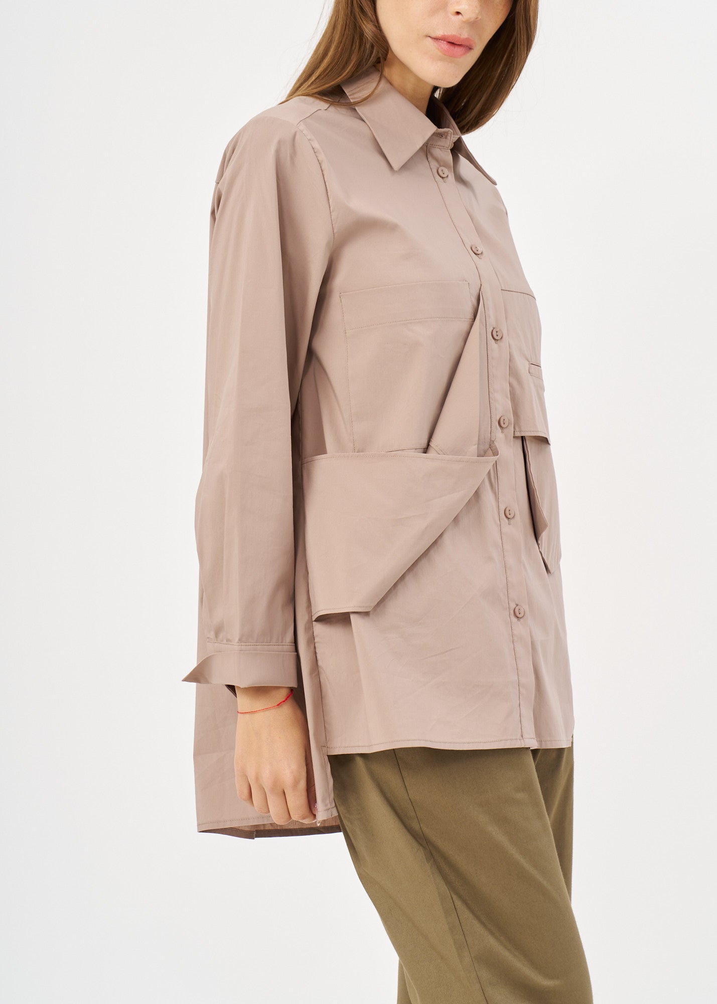 Button-down shirt with external pockets, brown