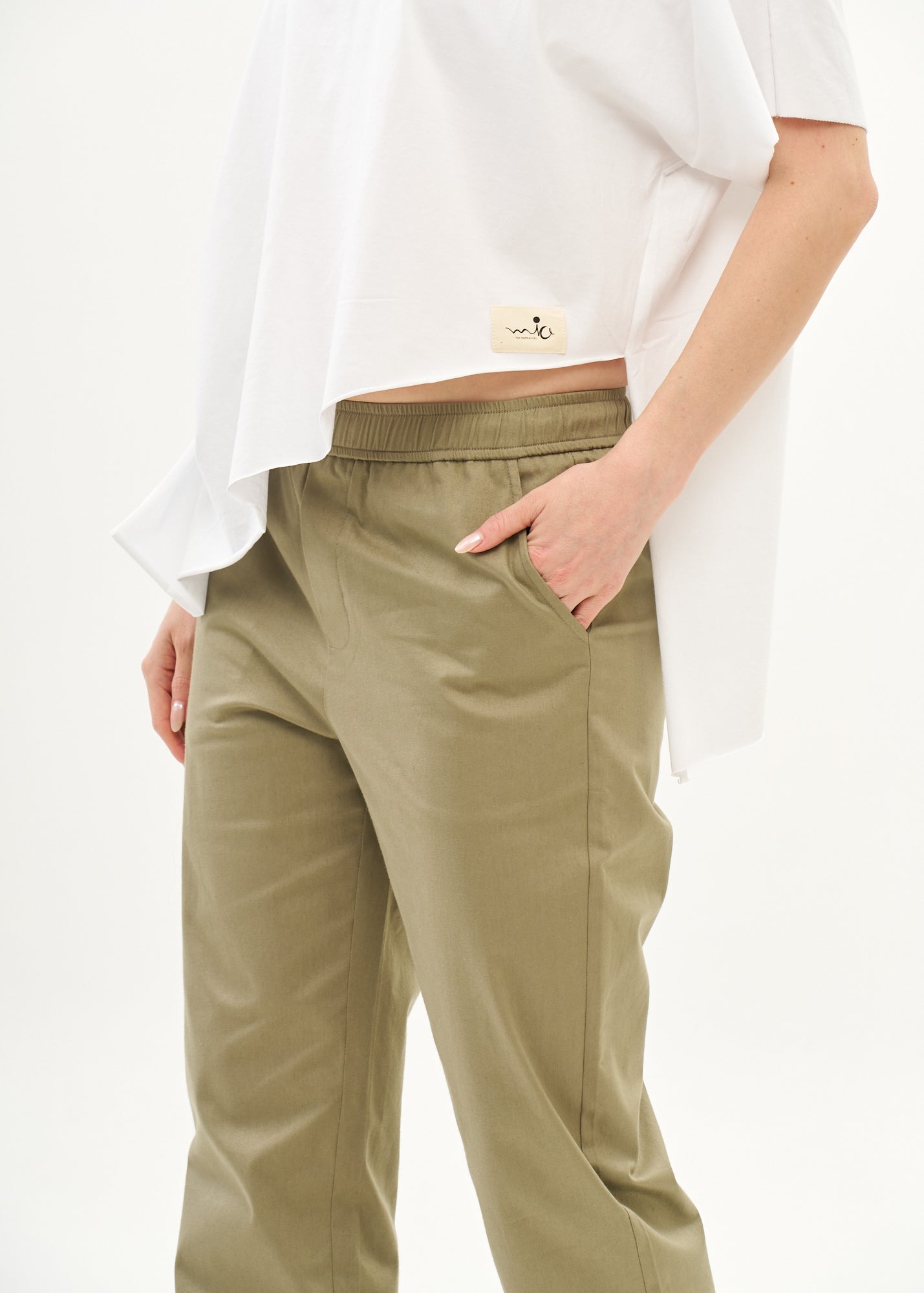 מכנסיים עם גומי ושרוך פנימי ירוק