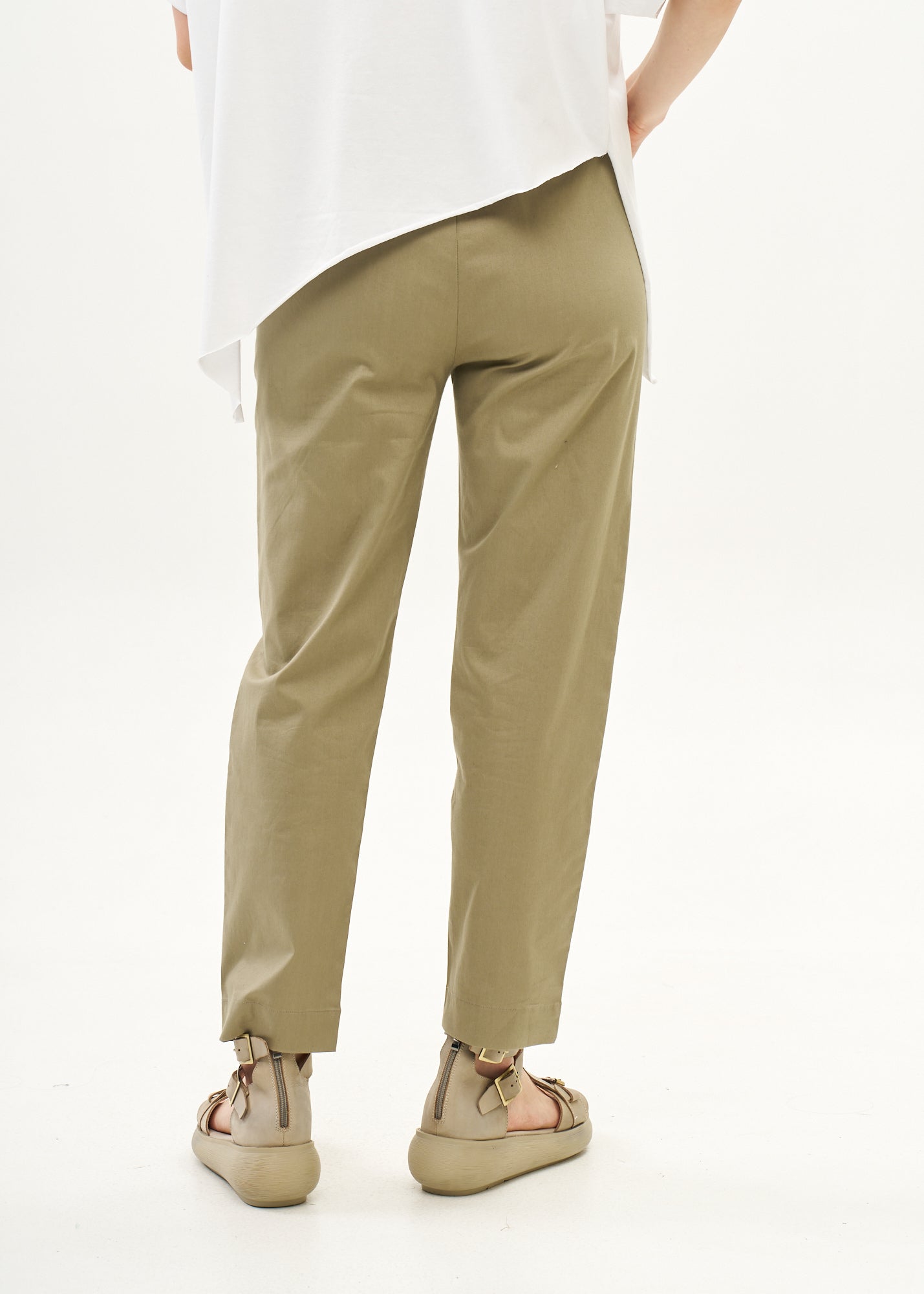 מכנסיים עם גומי ושרוך פנימי ירוק