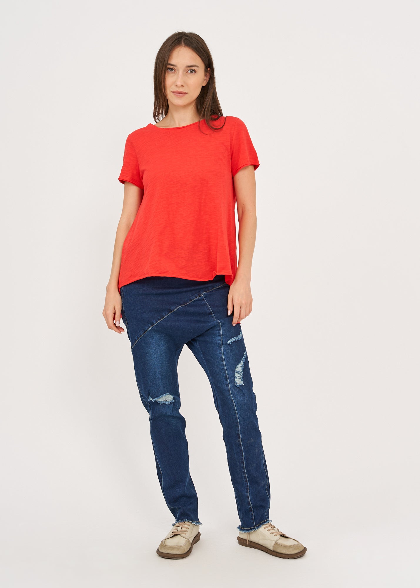 Red long back triangle stripe T-shirt