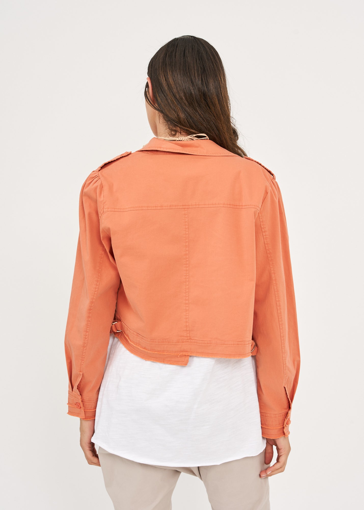 ג'קט שני כיסים קידמיים סיומת גזורה כתום