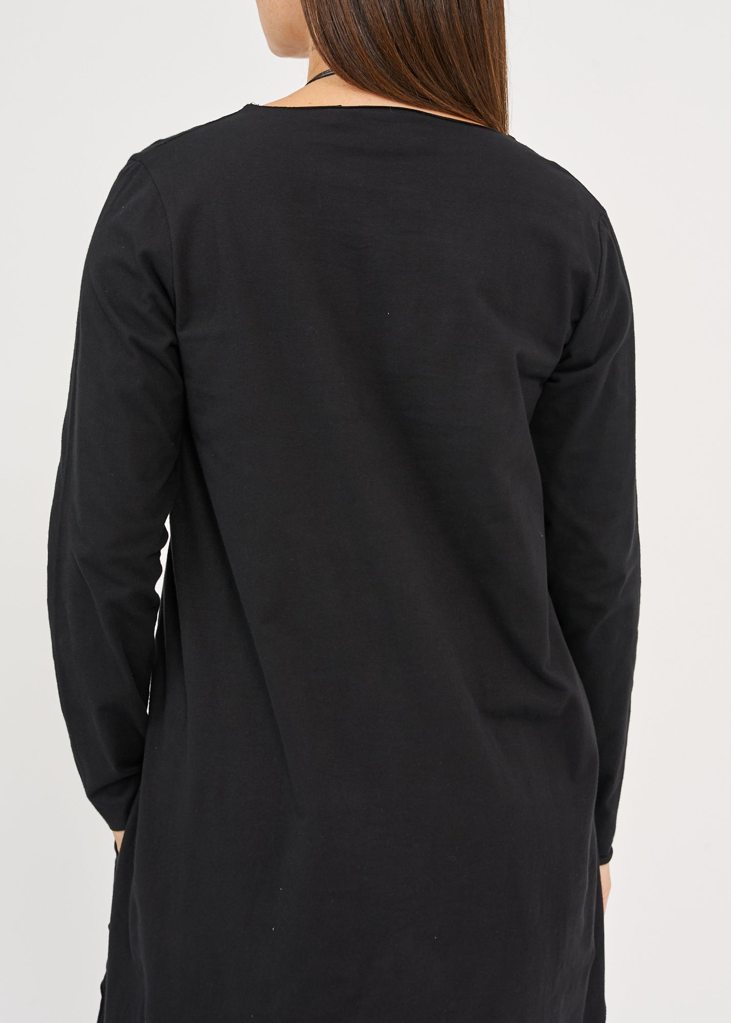 חולצה שרוול ארוך מפתח וי גב ארוך שחור