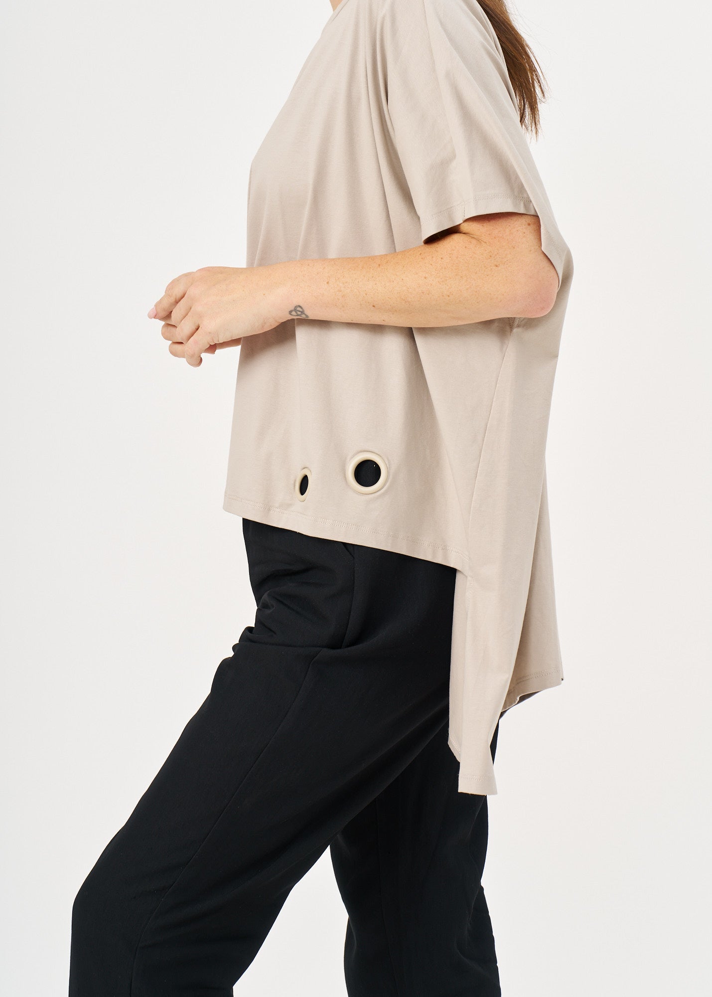 Loose-fitting shirt with wide sides and a Stone loop