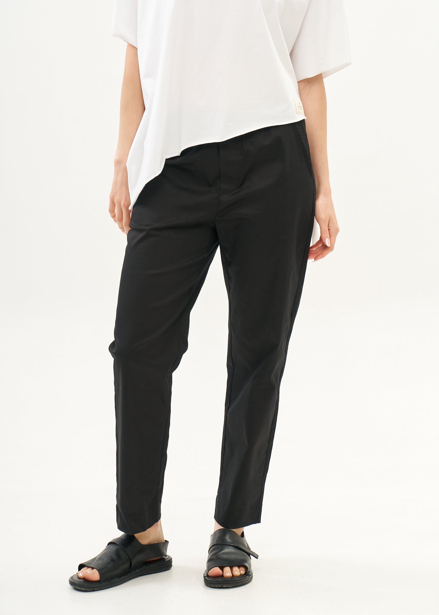 Pants with elastic and black inner drawstring